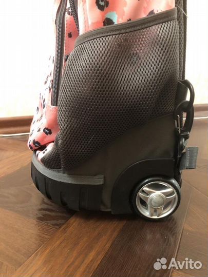 Рюкзак на колесах