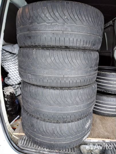 Michelin Pilot Alpin PA4 235/45 R17 97Y