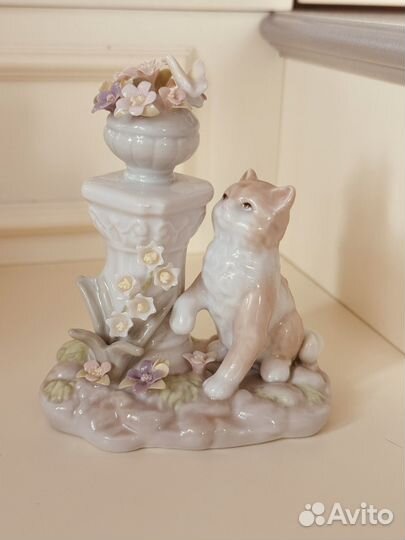 Статуэтка фарфор котёнок