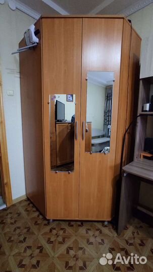 Угловой шкаф