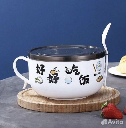 Контейнер для еды + ложка