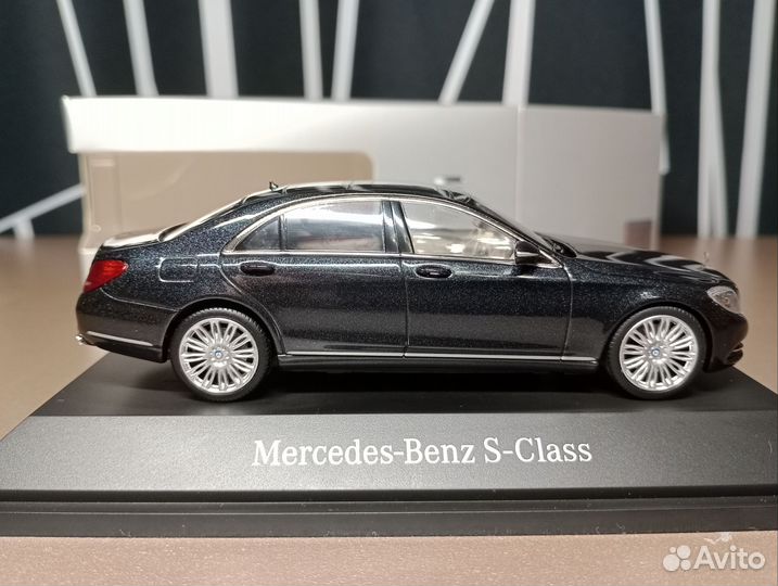 Mercedes-benz S-Class W222 black 1:43 Schuco