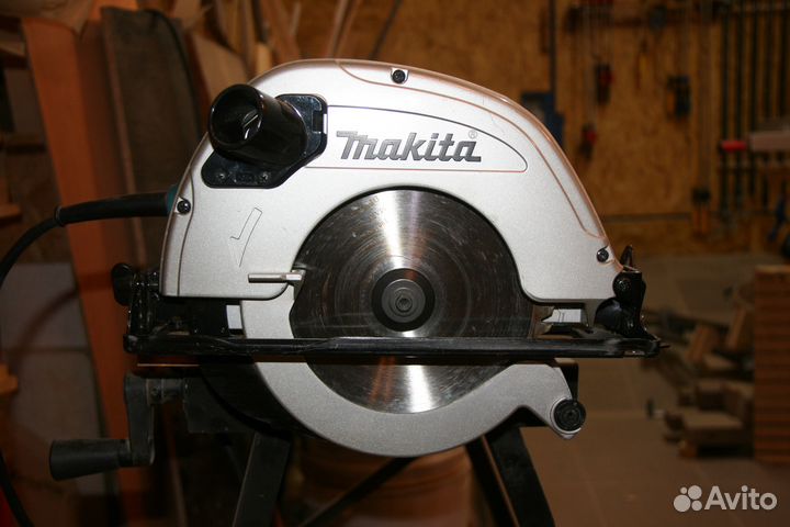 Пила дисковая Makita 5704 R