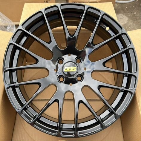 Литые диски Sakura Wheels 181 7.5×R18 4×100