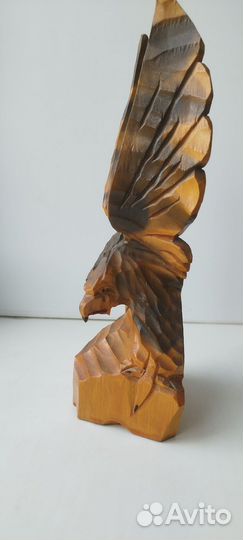 Статуэтка деревянного орла