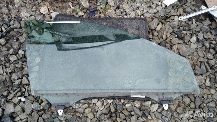 Стекло двери переднее правое Toyota Camry V40 2.4