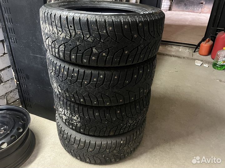 Bridgestone Blizzak Spike-02 205/55 R16