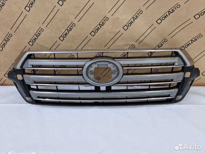Решетка радиатора Toyota Land Cruiser 200