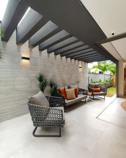 Дом 280 м² на участке 9 сот.