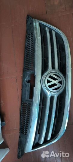 Передняя решетка радиатора tiguan 1