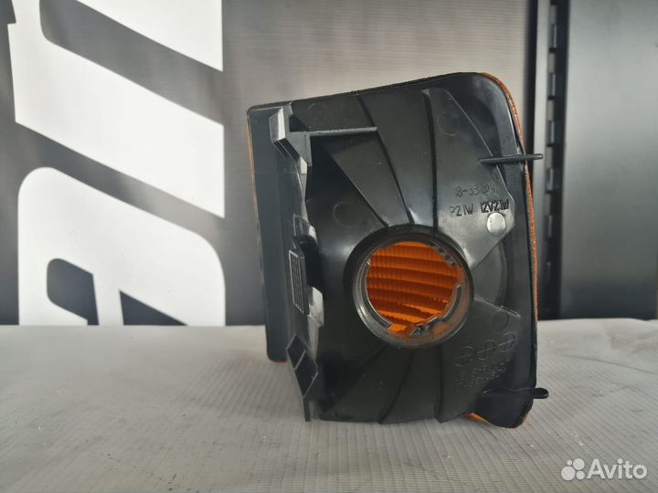 Указатель поворота правый passat B3 88- 183313012B