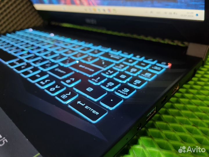 Ноутбук MSI Игровой Ryzen 5 5600/RX 6600 8Gb