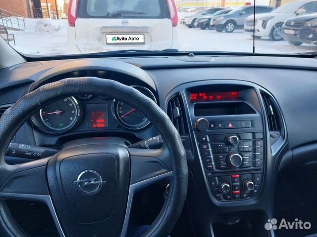 Opel Astra 1.6 MT, 2014, 180 000 км с пробегом, цена 850000 руб.