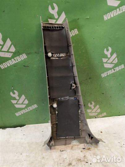 Обшивка стойки Тойота Хайлендер