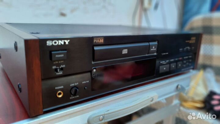 Sony x559es