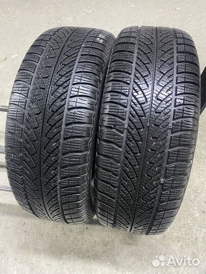 Goodyear UltraGrip 8 Performance 215/60 R16