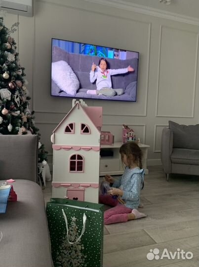 Кукольный домик с мебелью