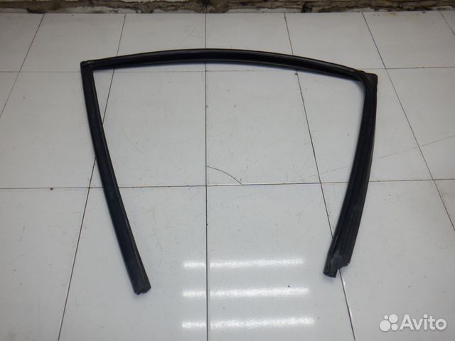 Уплотнитель стекла (внутри) Ford Mondeo 3