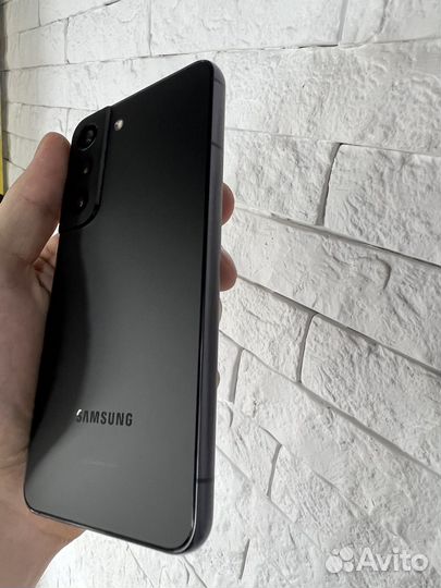 Samsung Galaxy S22, 8/128 ГБ