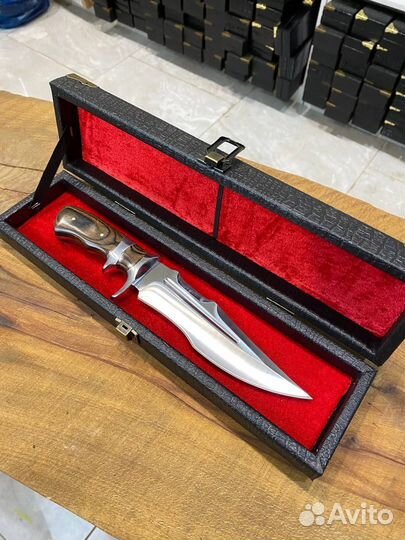 Нож в футляре - готовый подарок