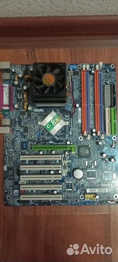 Материнская плата с процессором и памятью