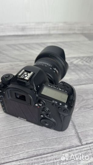 Зеркальный фотоаппарат Canon EOS 5D Mark IV Body