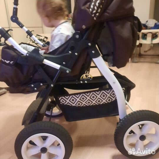 Прогулочная коляска новая