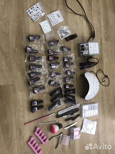 Маникюрный набор с лампой