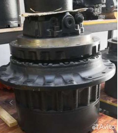 Komatsu PC300-6 final drive