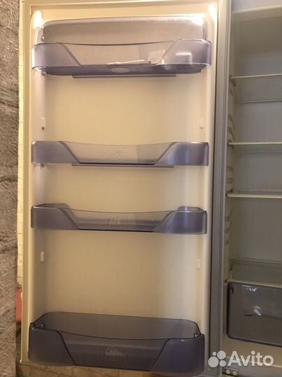 Холодильник 