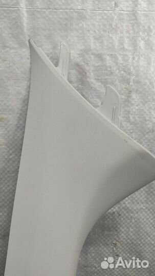 Обшивка левой стойки Daihatsu Sirion 2008