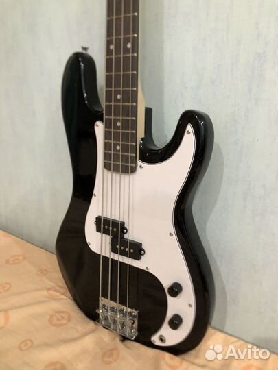 Бас гитара fabio