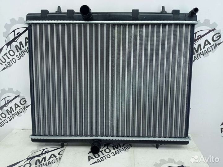 Радиатор Citroen Berlingo C4 C5 C3 Picasso 1.6-2.0