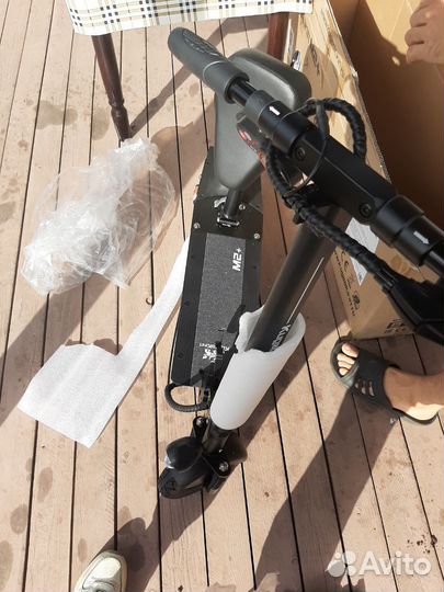 Электросамокат с сиденьем в комплекте