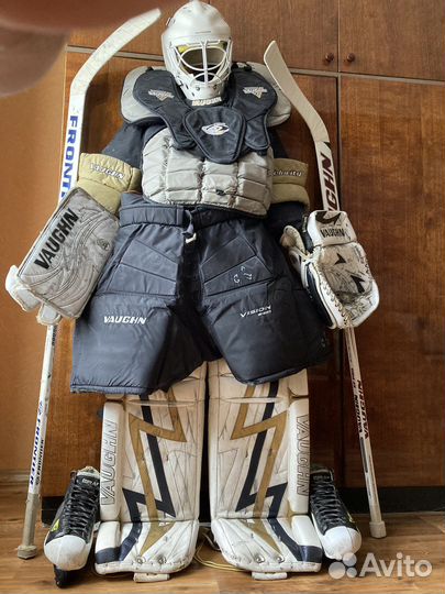 Вратарская хоккейная форма