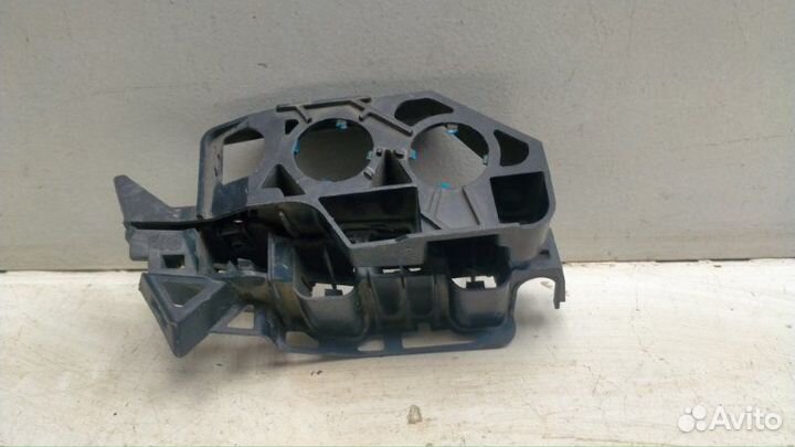 Крепление бампера переднего левое Peugeot 308