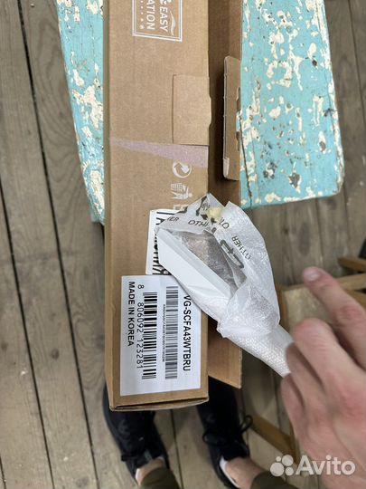 Рамка телевизора samsung frame 43, белая, новая