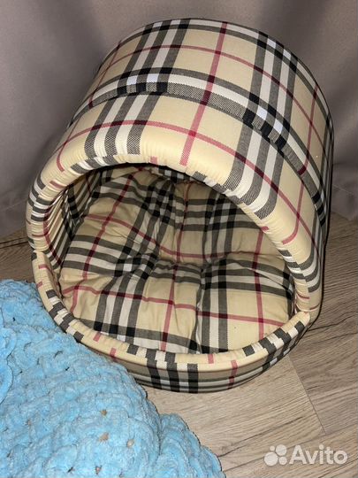 Домик и лежанка для собак 2 шт