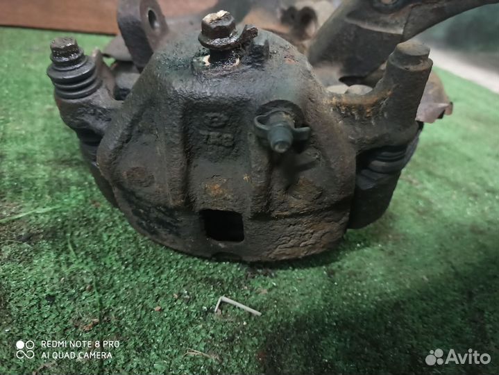 Суппорт передний левый для Hyundai Getz