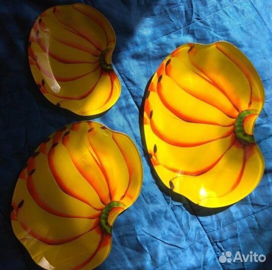 Комплект новых сервировочных тарелок 