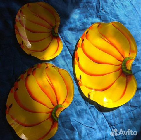 Комплект новых сервировочных тарелок 