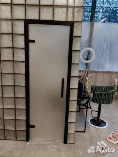 Стеклянная дверь от производителя