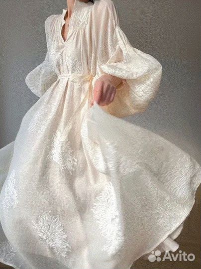 Нарядное платье с вышивкой