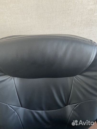 Офисное кресло