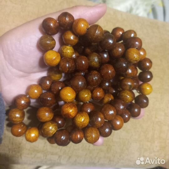 Бусы из дерева