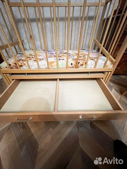 Детская кроватка