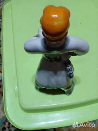 Статуэтка фарфор богатырь (котигорошко)