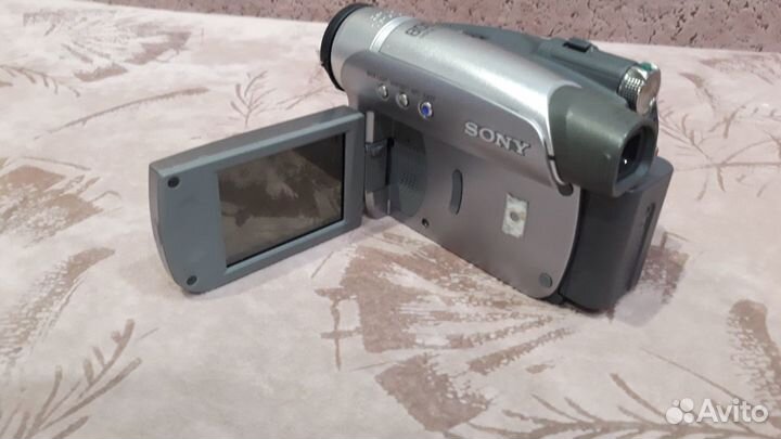 Видеокамера Sony DCR-HC27
