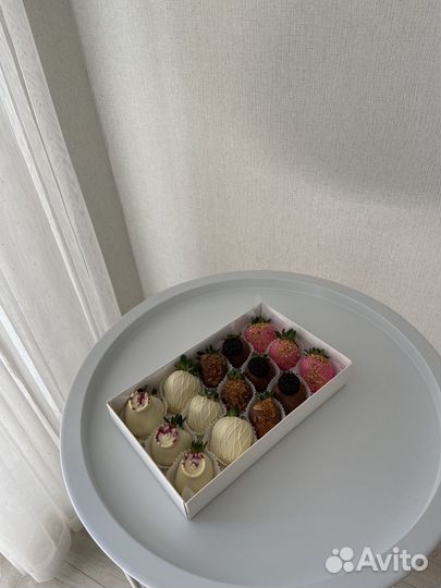 Клубника в шоколаде, сладкие подарки