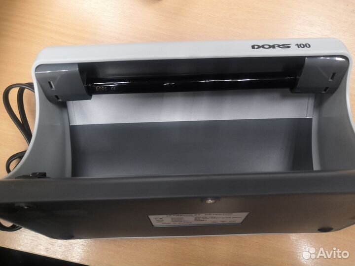 Детектор подлинности банкнот Dors 100